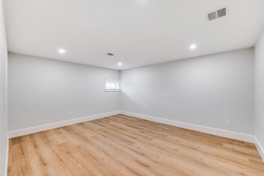 Photo of 38 Summersea Rd