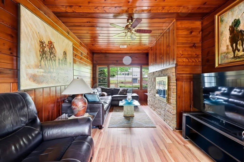 Photo of 87 Squire Ln
