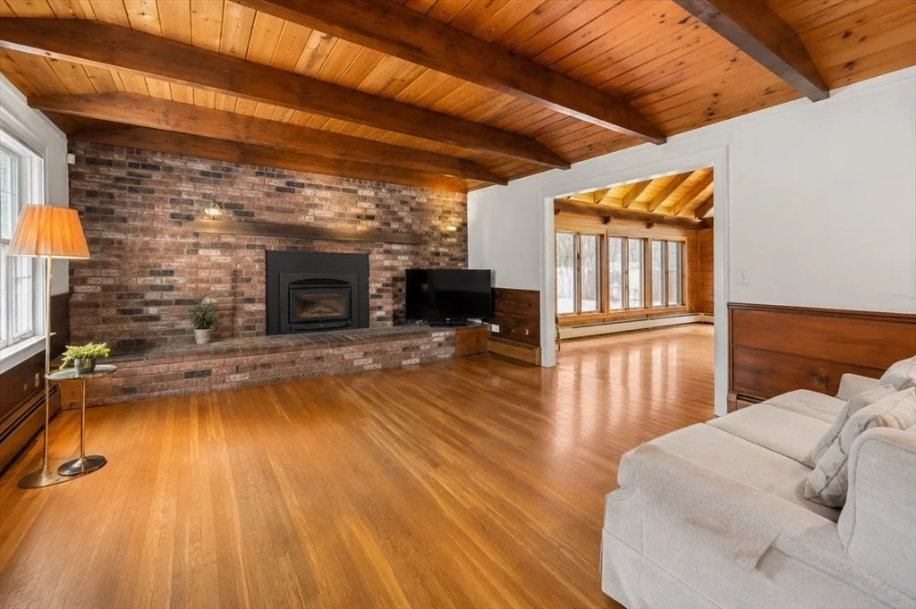 Photo of 468 Delano Rd