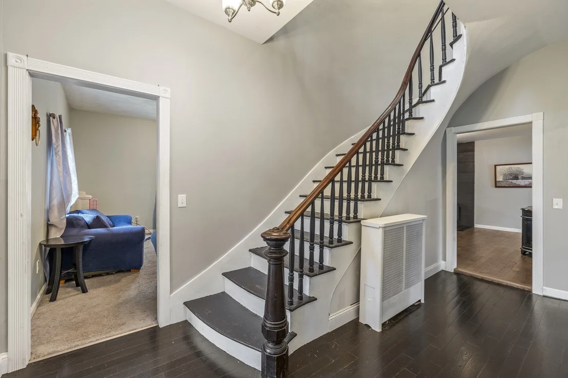 Photo of 1255 Main St