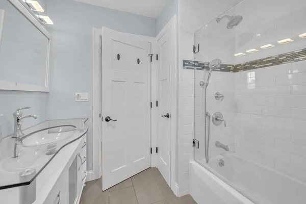Photo of 35 Holbrook Ave