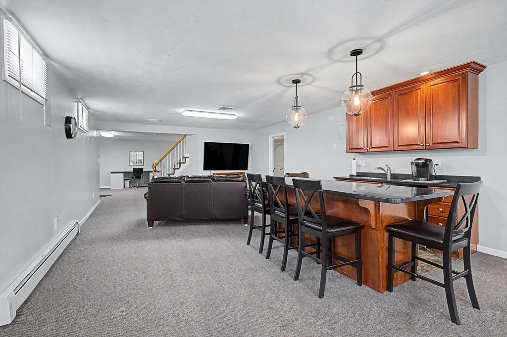 Photo of 270 Mendon Rd