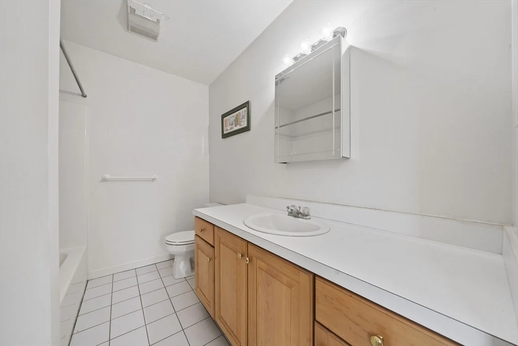 Photo of Unit B at 65 Maple St