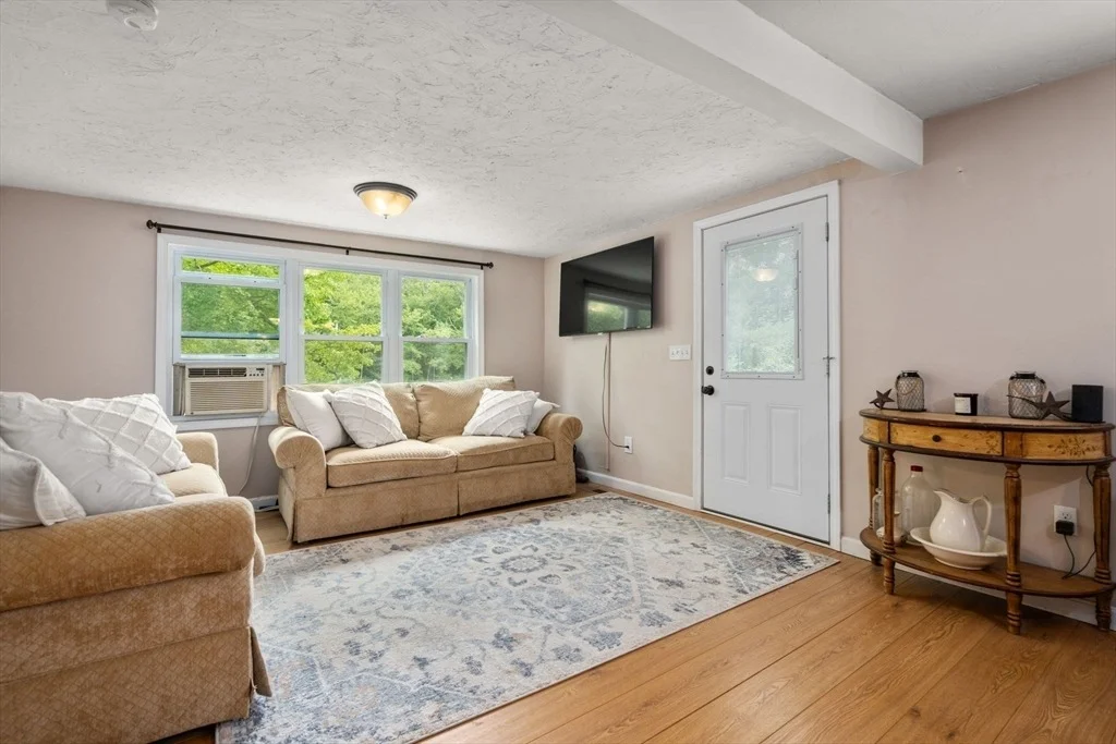Photo of 10 Riverside Dr