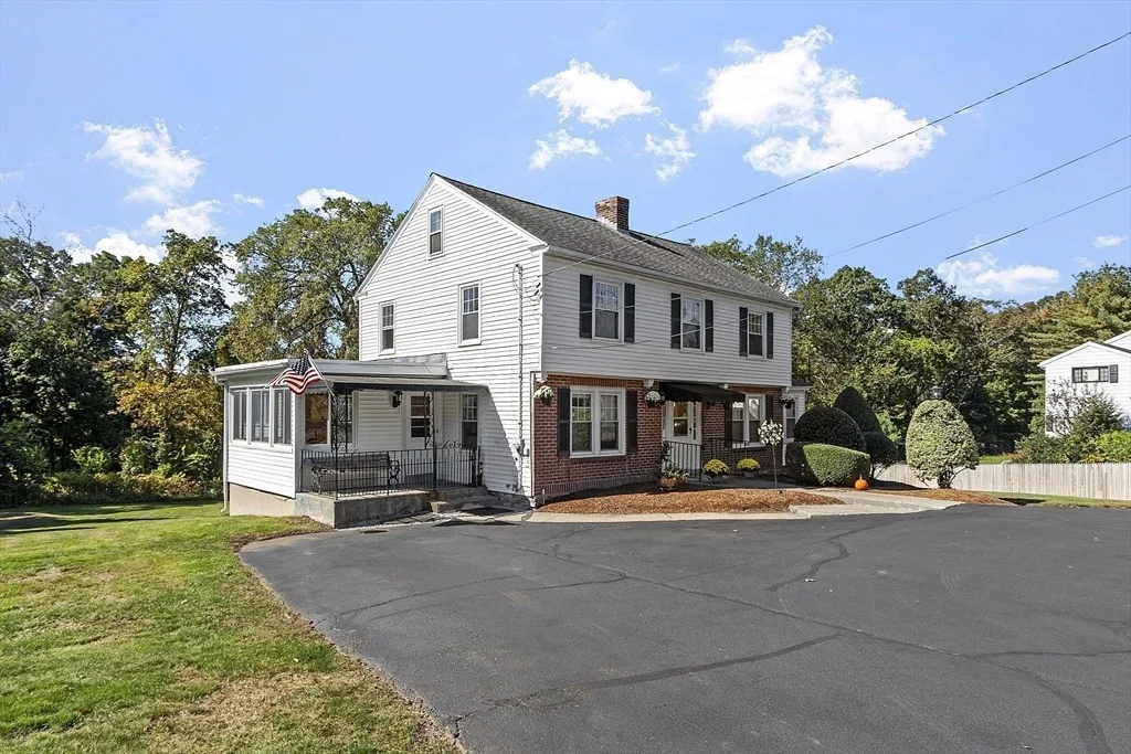 Photo of 256 Massasoit Rd