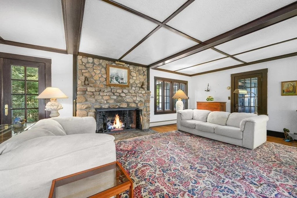 Photo of 74 Lakeview Dr