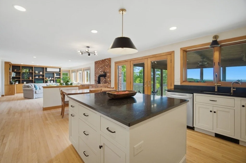 Photo of 48 Birch Bluff Rd