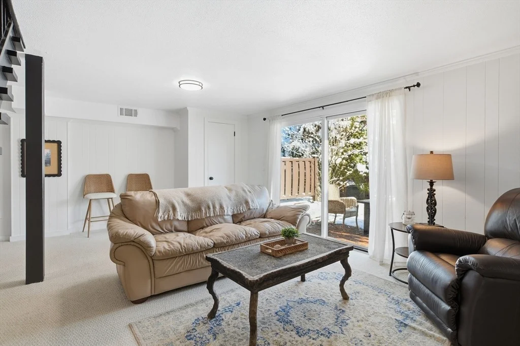 Photo of Unit 4 at 4 Pebblestone Cir