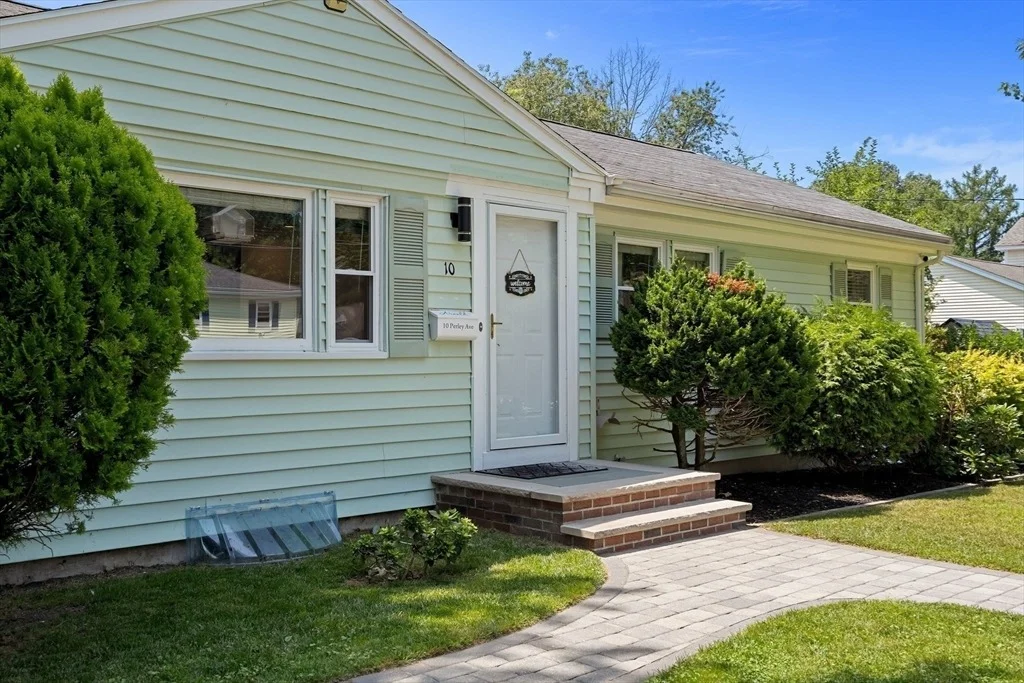 Photo of 10 Perley Ave