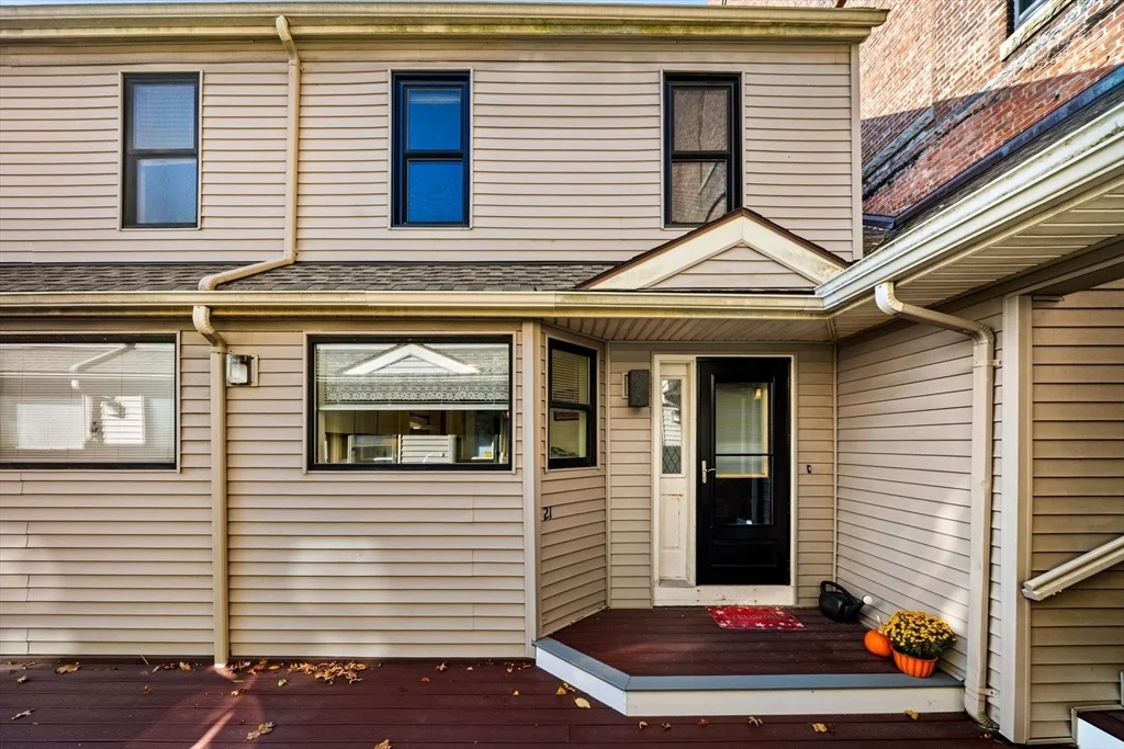 Photo of Unit 21 at 33 Maplewood Avenue