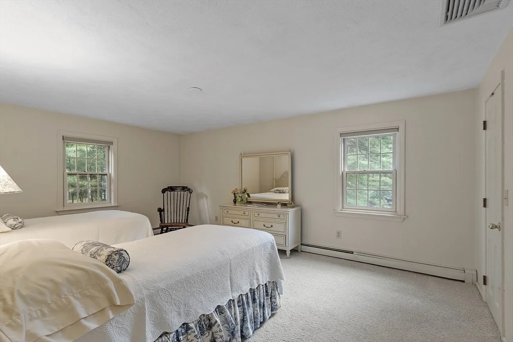 Photo of 25 Algonquin Avenue
