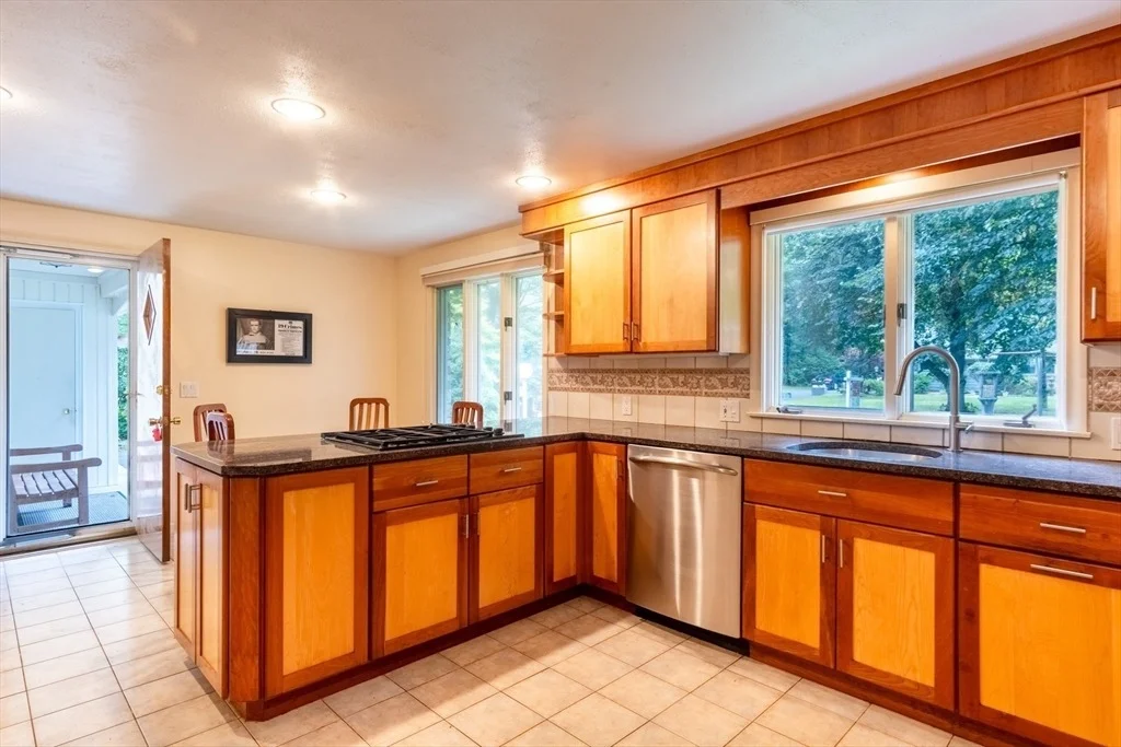 Photo of 26 White Oaks Dr