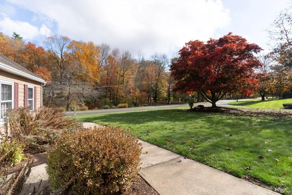 Photo of 1 Leslie Ln