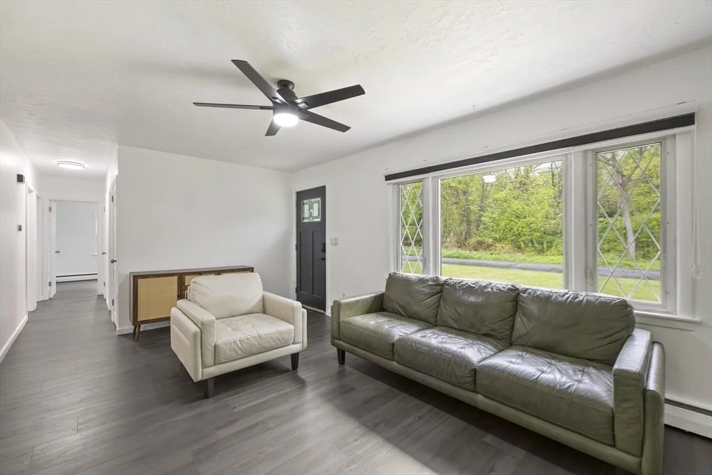 Photo of 376 Hermitage Dr