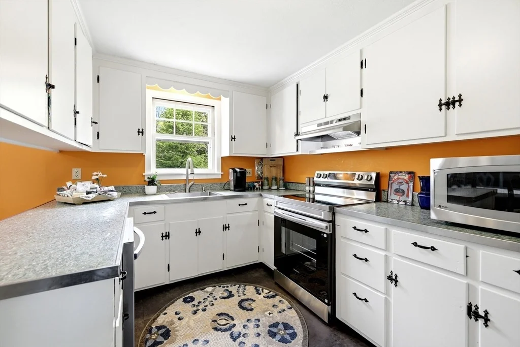Photo of 87 Harlow Dr
