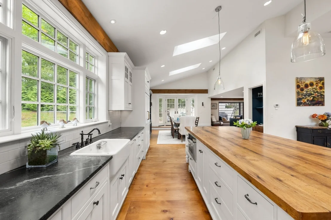 Photo of 41 Longmeadow Road