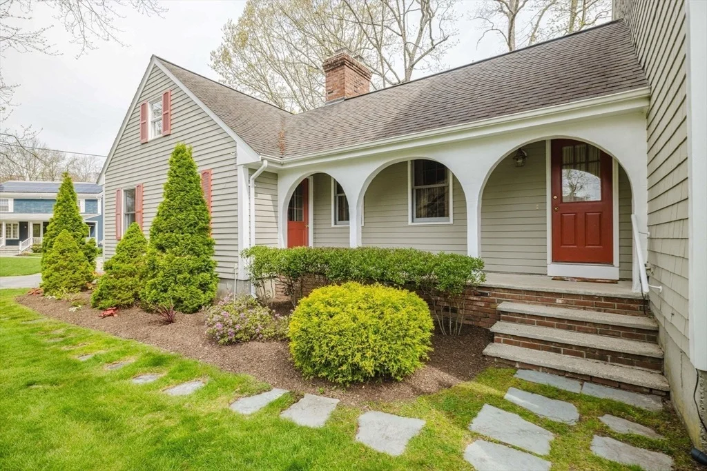 Photo of 146 Colonial Dr