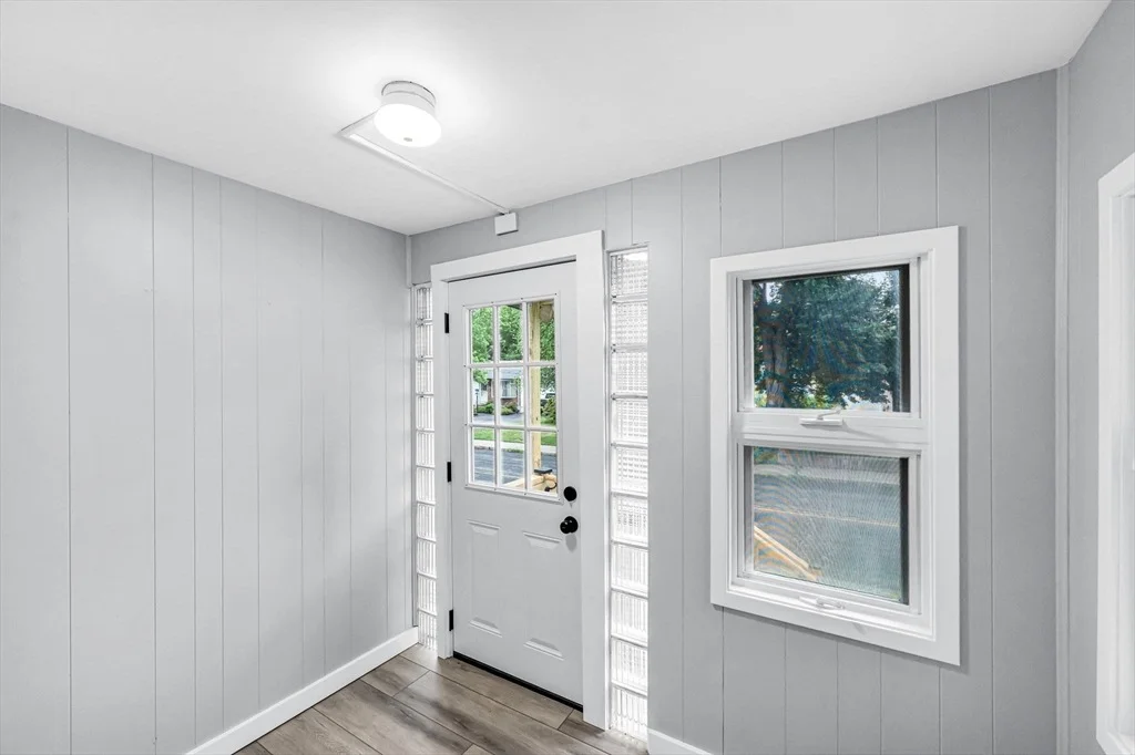 Photo of 83 Rolf Ave