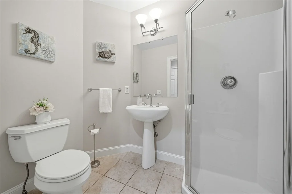 Photo of 6 Bittersweet Ln