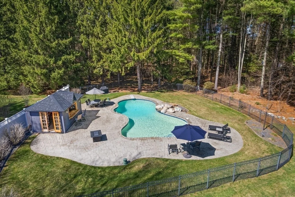 Photo of 20 Comstock Dr