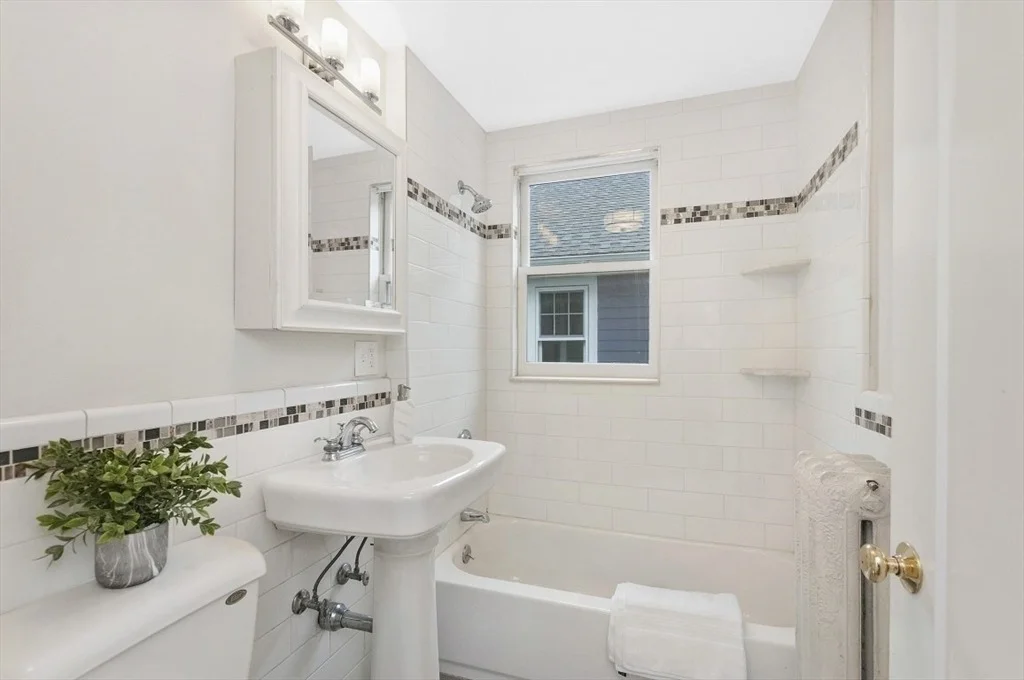 Photo of Unit 2 at 41 Ackers Ave