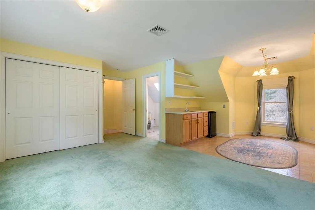Photo of 19 Indian Pipe Ln