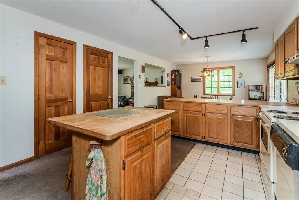 Photo of 102 Larkspur Dr