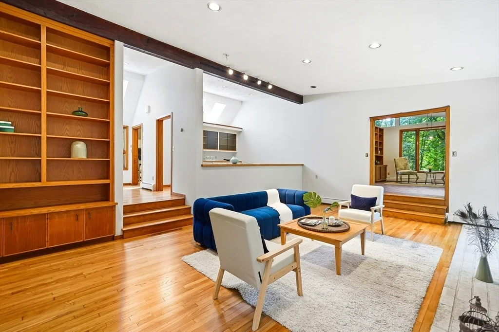Photo of 6 Angier Rd