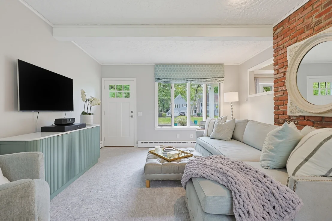 Photo of 45 Surrey Dr