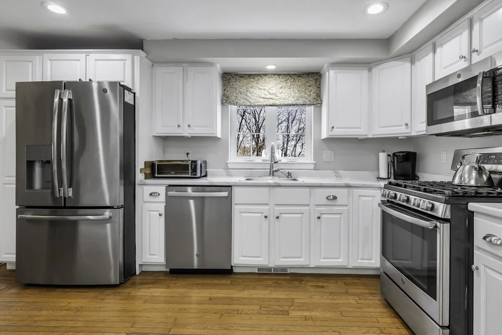 Photo of 7 Bowdoin Dr