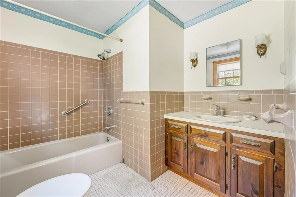 Photo of 210 Causeway Street