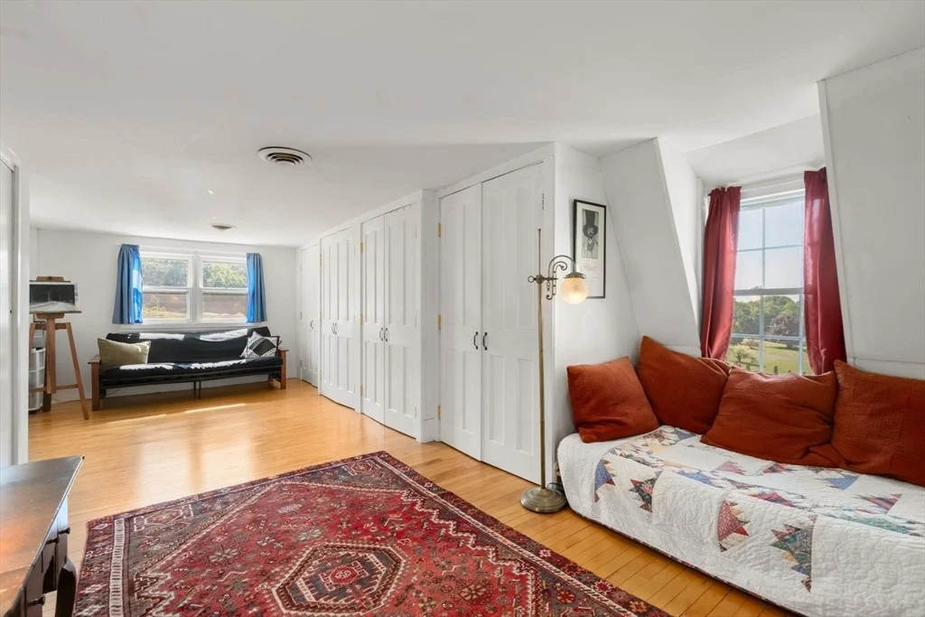 Photo of 287 Williamsburg