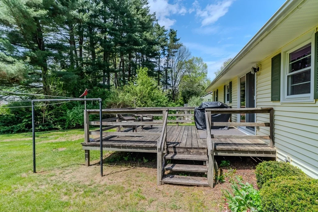 Photo of 8 Meadowbrook Dr