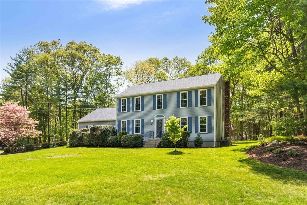 Photo of 10 Barnstable Rd