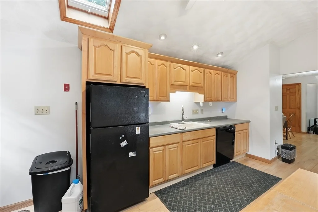 Photo of 587 Main St