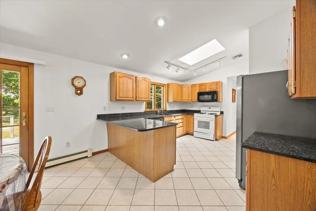 Photo of 8 Sherry Ln
