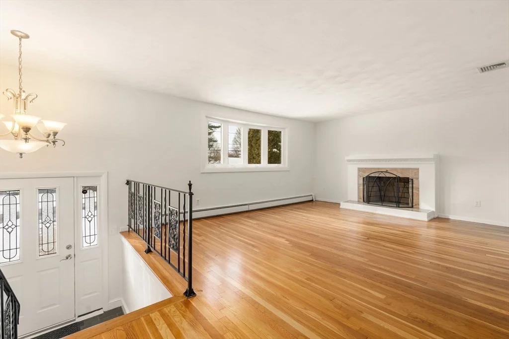 Photo of 10 Whittier Rd