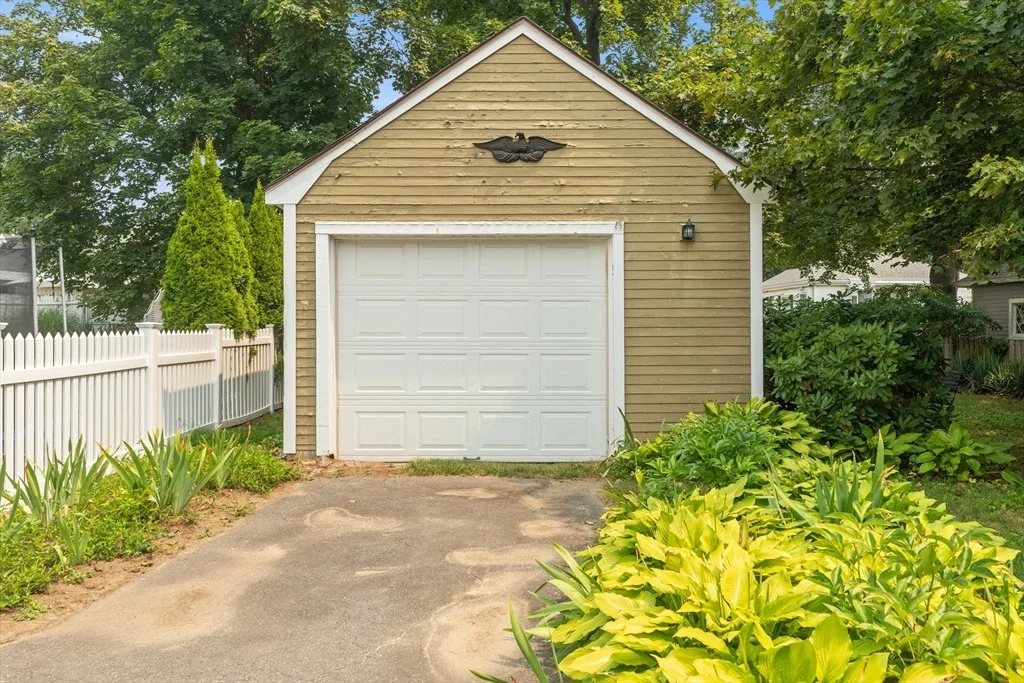 Photo of 9 Maple Avenue