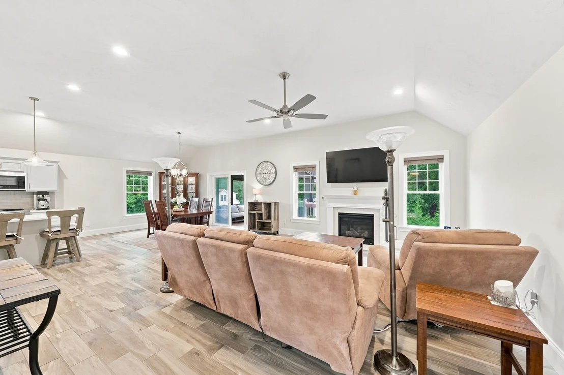Photo of 59 Waterford Cir