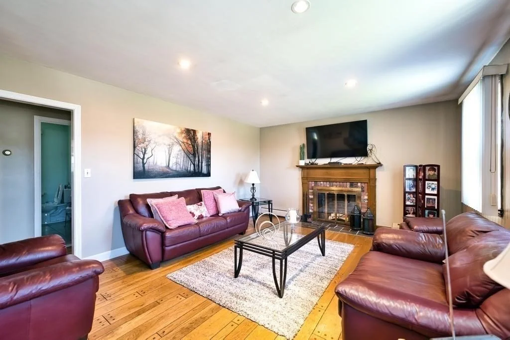 Photo of 70 River Road