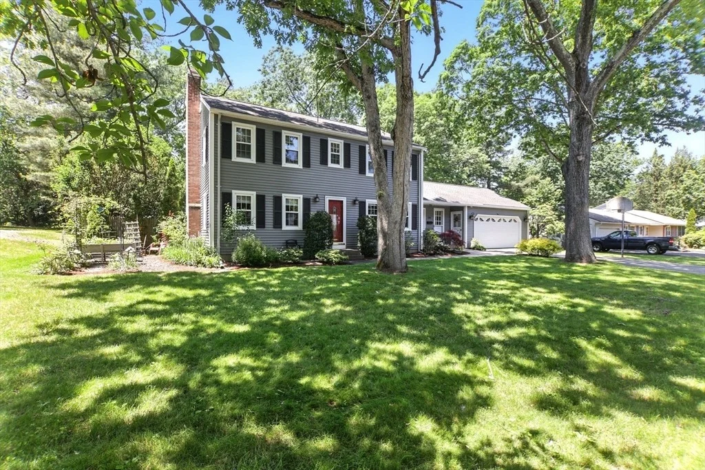 Photo of 230 Meadowlark Dr