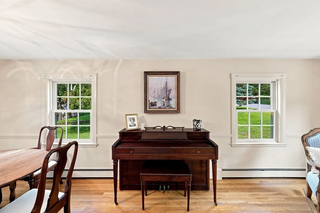 Photo of 6 Cedarview Rd