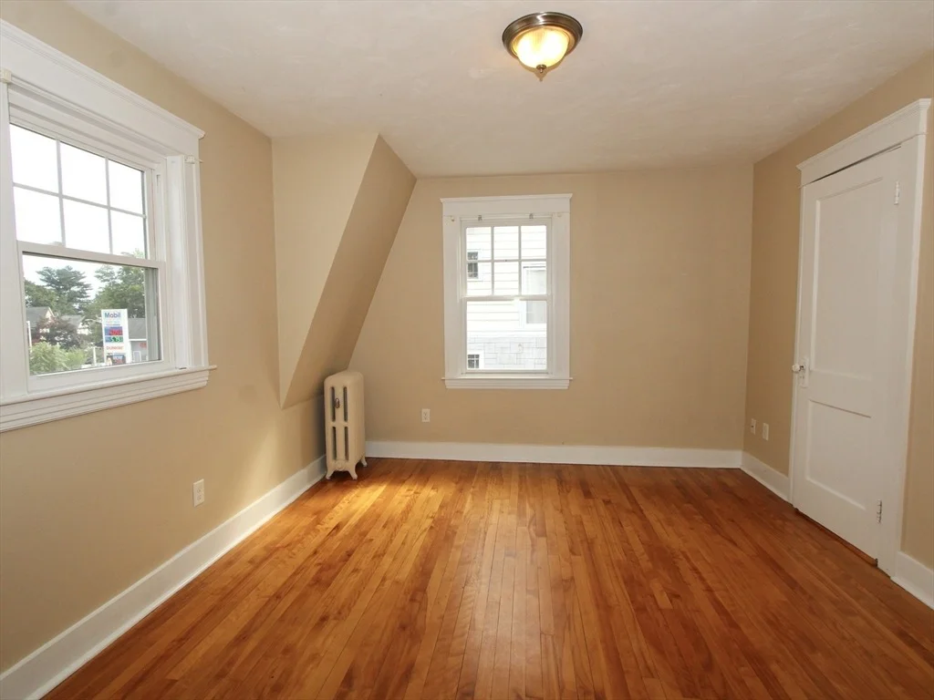 Photo of 182 Park Ave