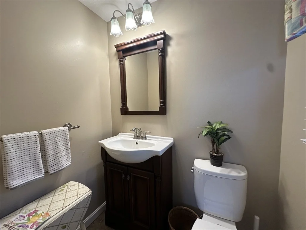 Photo of 41 Constantine Dr