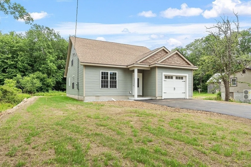 Photo of 572 Pleasant St