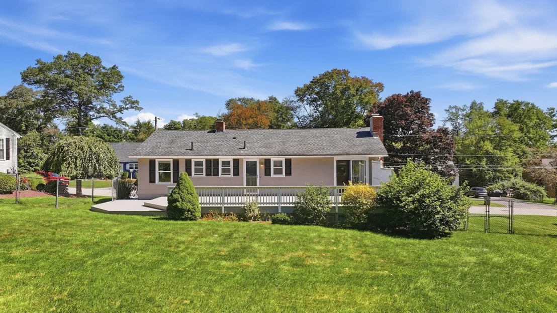 Photo of 27 Aldea Ave