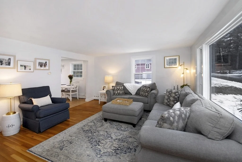 Photo of 35 Robbins Rd