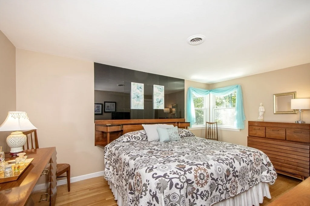 Photo of 9 Dennis Circle