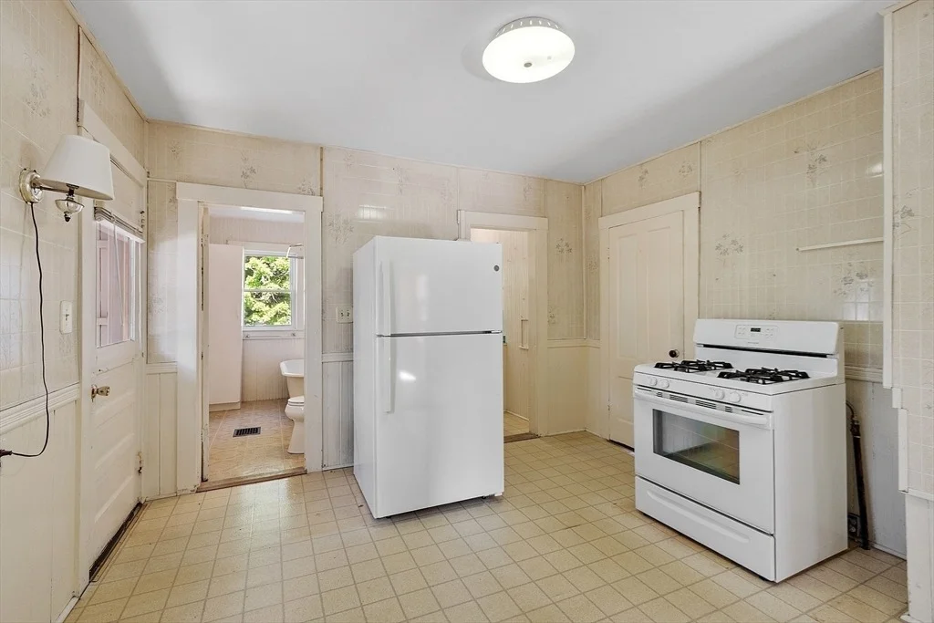 Photo of 33 West Meadow Road