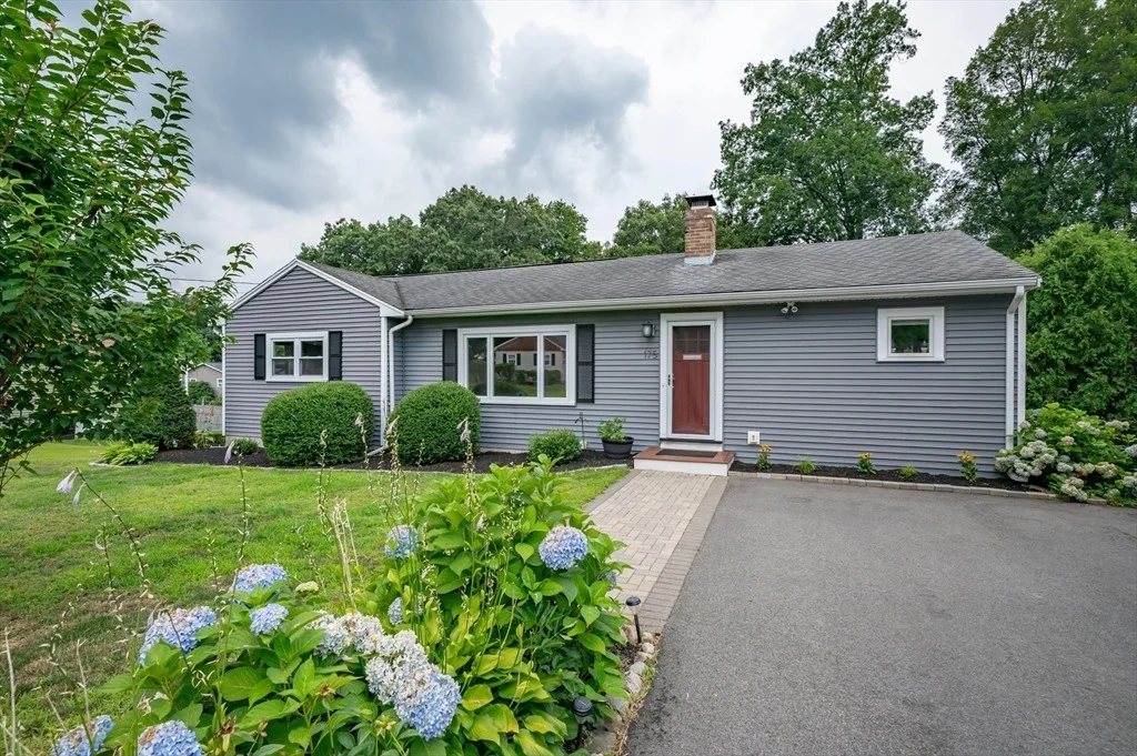Photo of 175 Edgewater Dr.